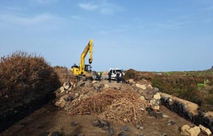 Lavori Linosa per uragano Harry