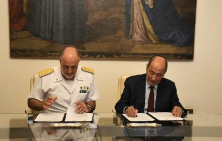 Firma protocollo Regione e Guardia costiera